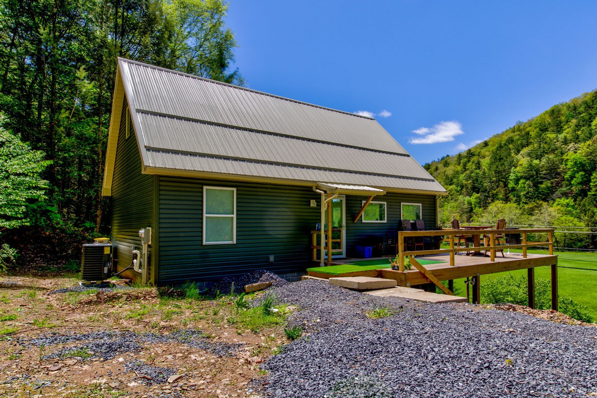 the best cabin contractor in State College 