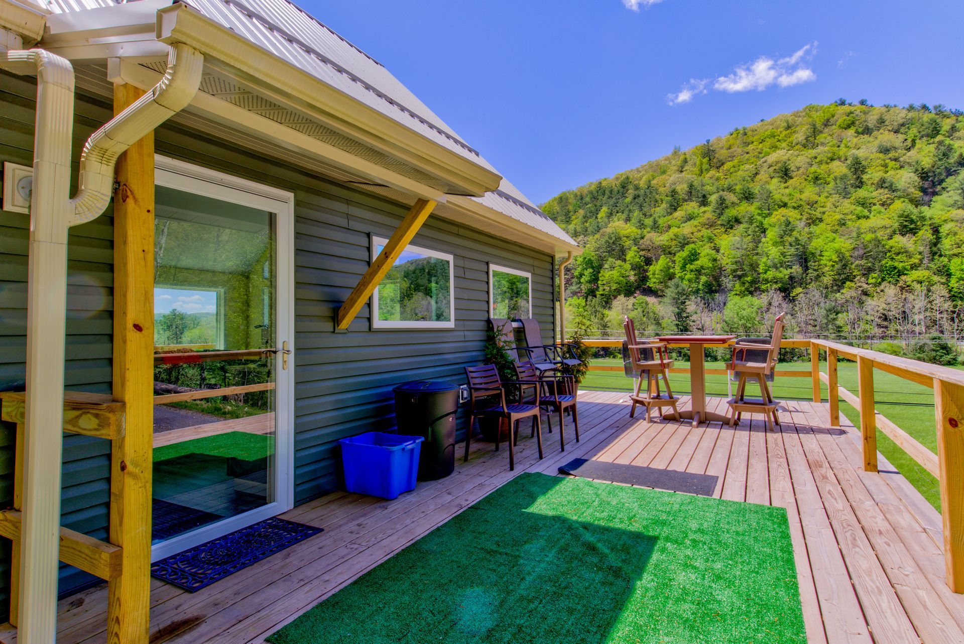 the best cabin contractor in Altoona