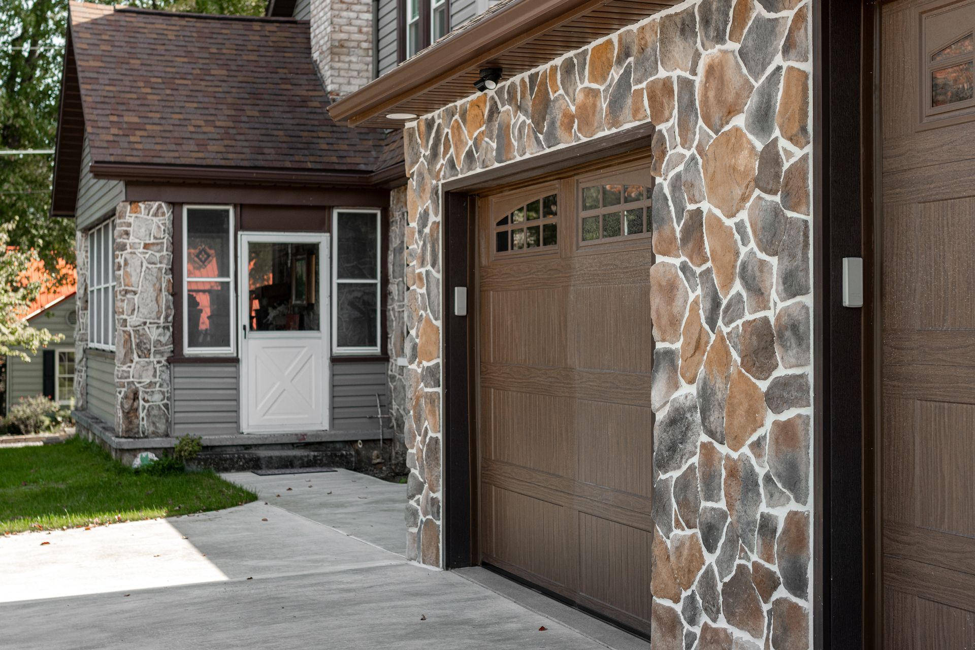 Amish custom garage builders in centre hall