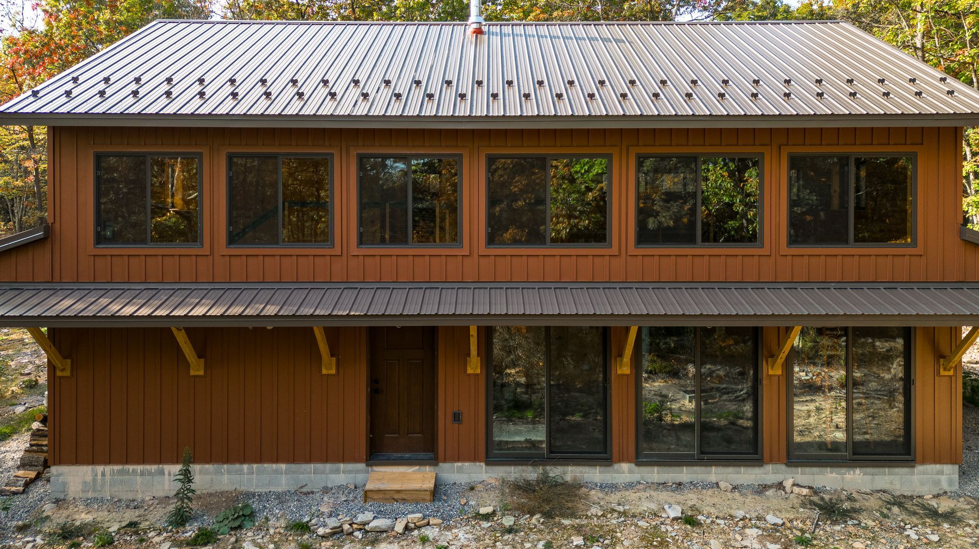 Two story cabin builder Howard