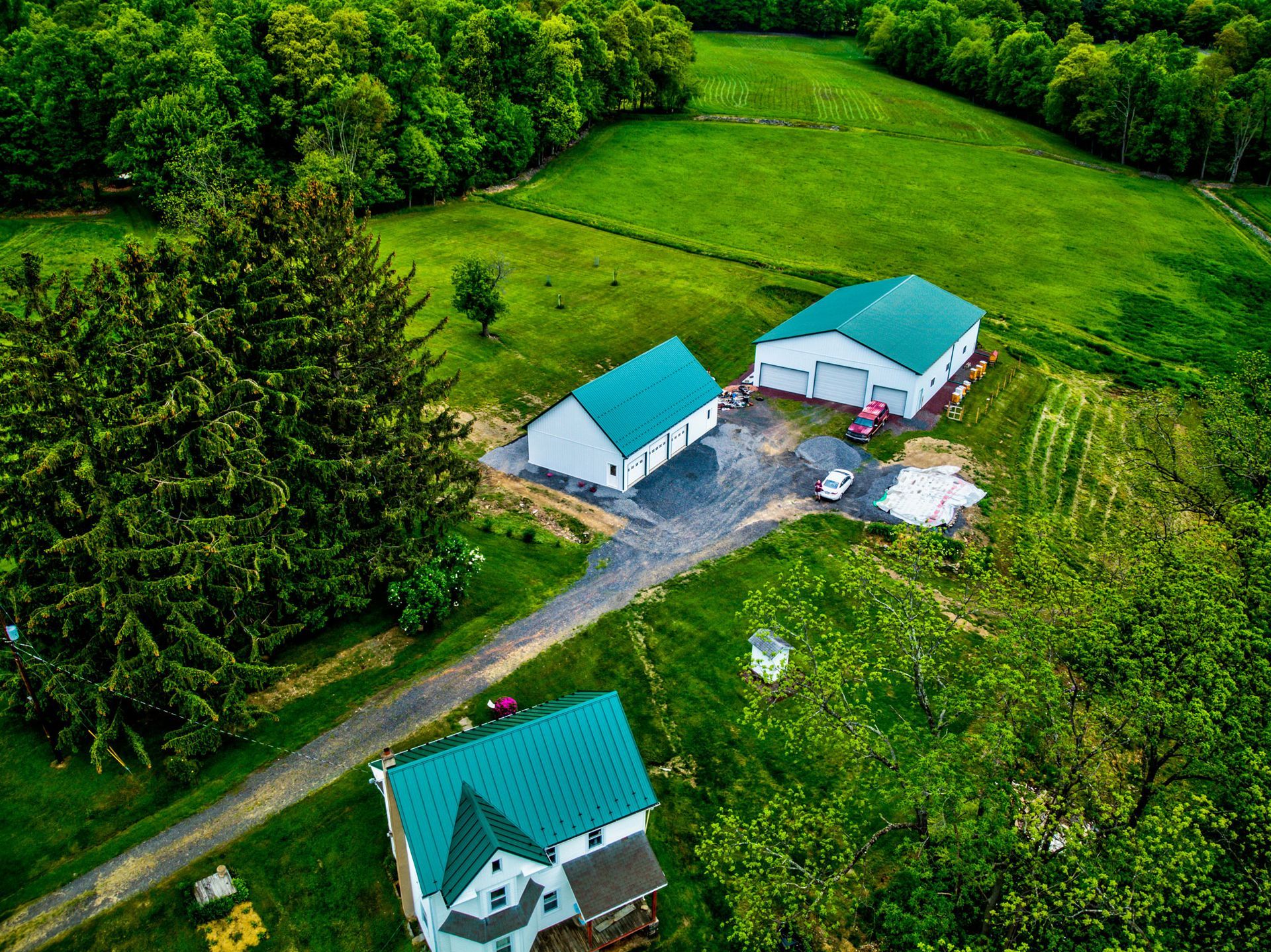 custom pole barn contractor near me 