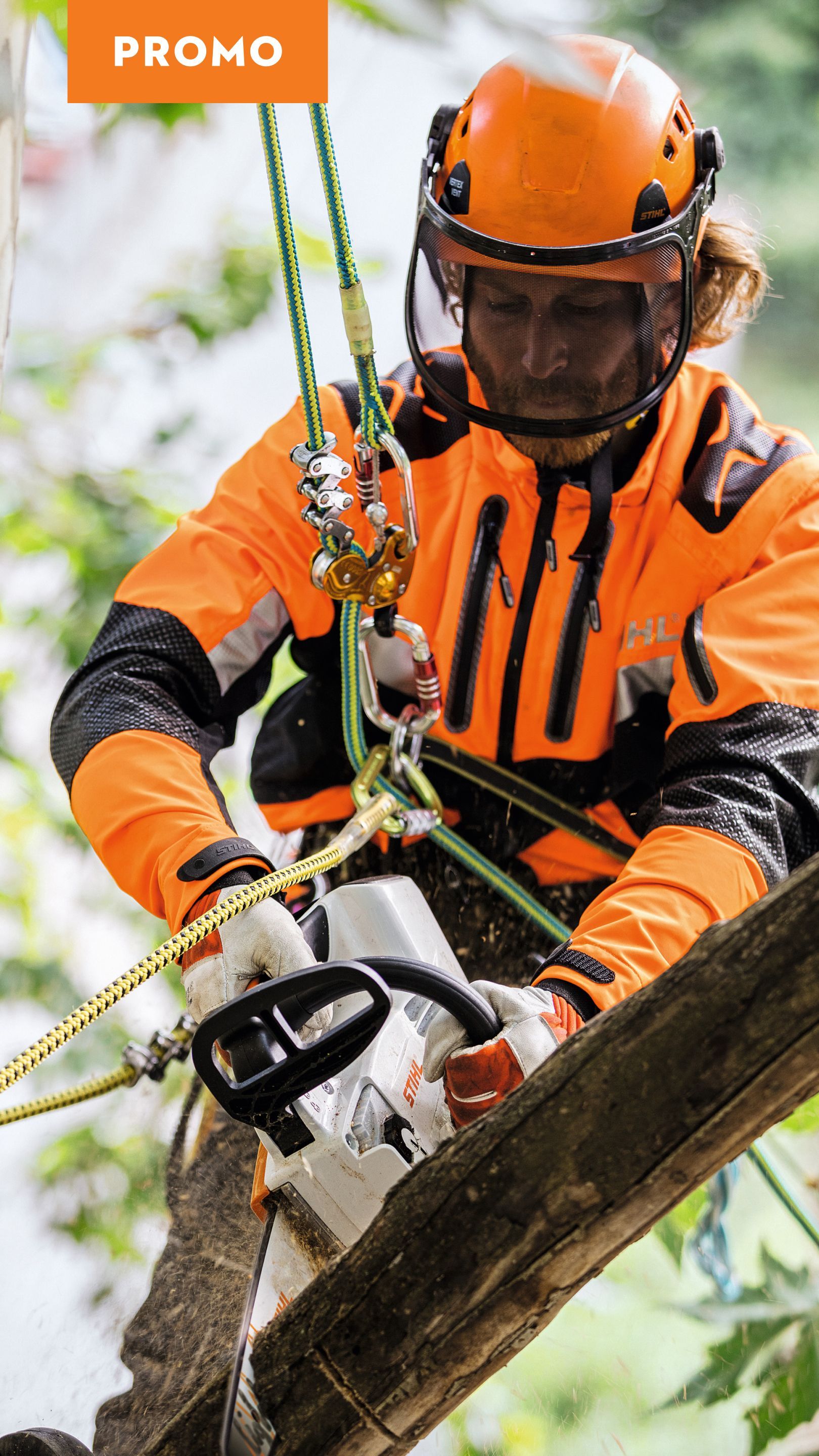 Tosaerba di colore verde