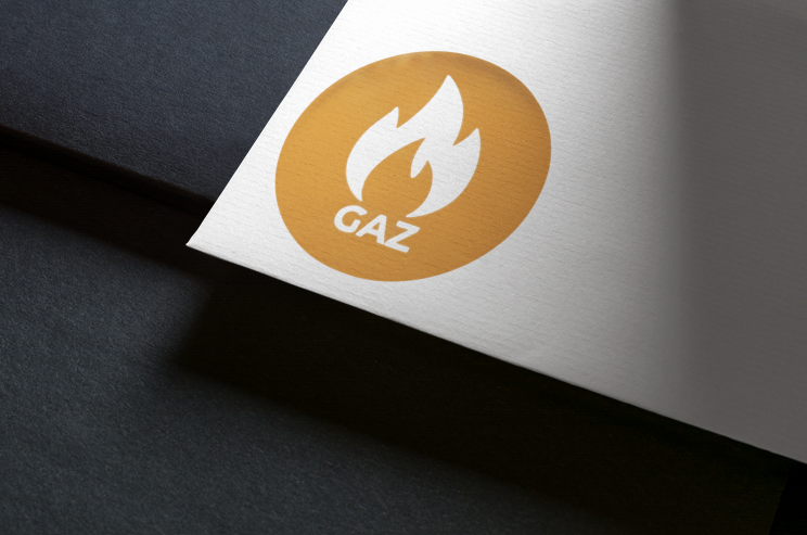 Carte blanche avec un logo en forme de flamme orange et le texte « GAZ » sur fond noir.