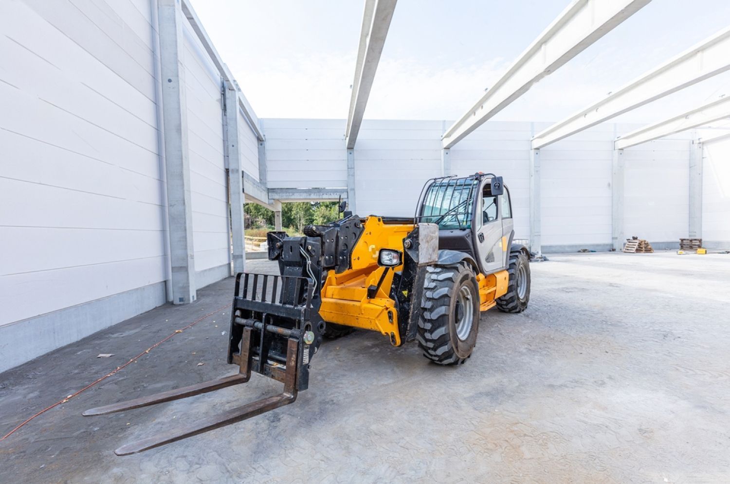 Telehandler dry hire: frequently asked questions