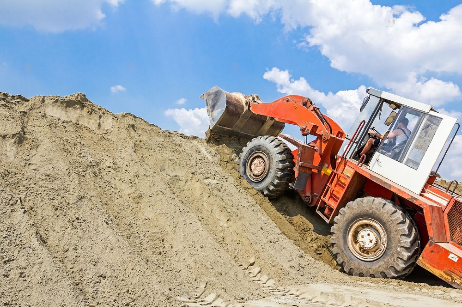 Loader dry hire: frequently asked questions