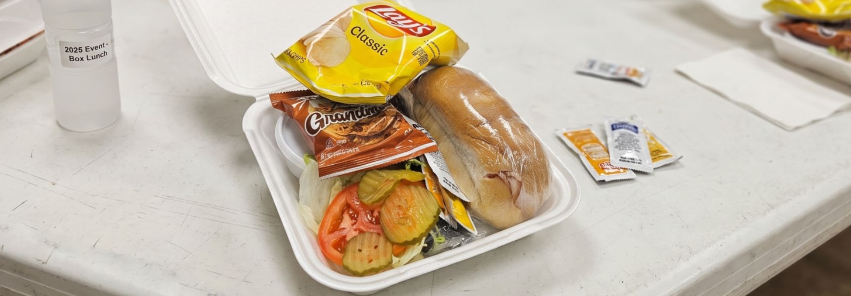 Box lunch catering