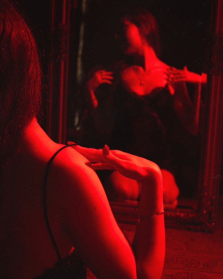 Esses dias saí com um homem que me deixou muito reflexiva. Ele era bem mais velho que eu, muito mais