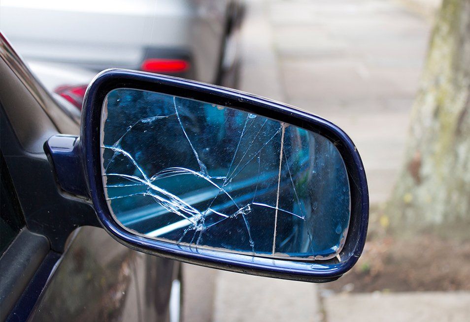 Domestic Vehicles — Cracked Wing Mirror in Morton IL