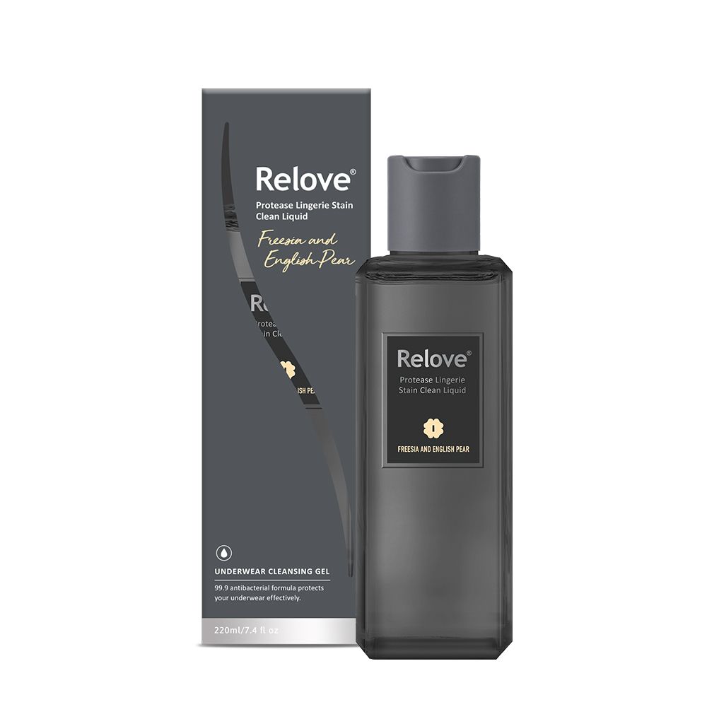 Relove保養品瓶身搭配灰色包裝盒，白色背景