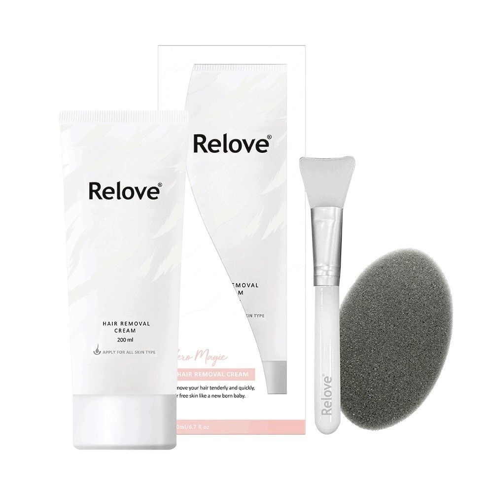 白色護膚霜管、塗抹刷和海綿，品牌為「Relove」。