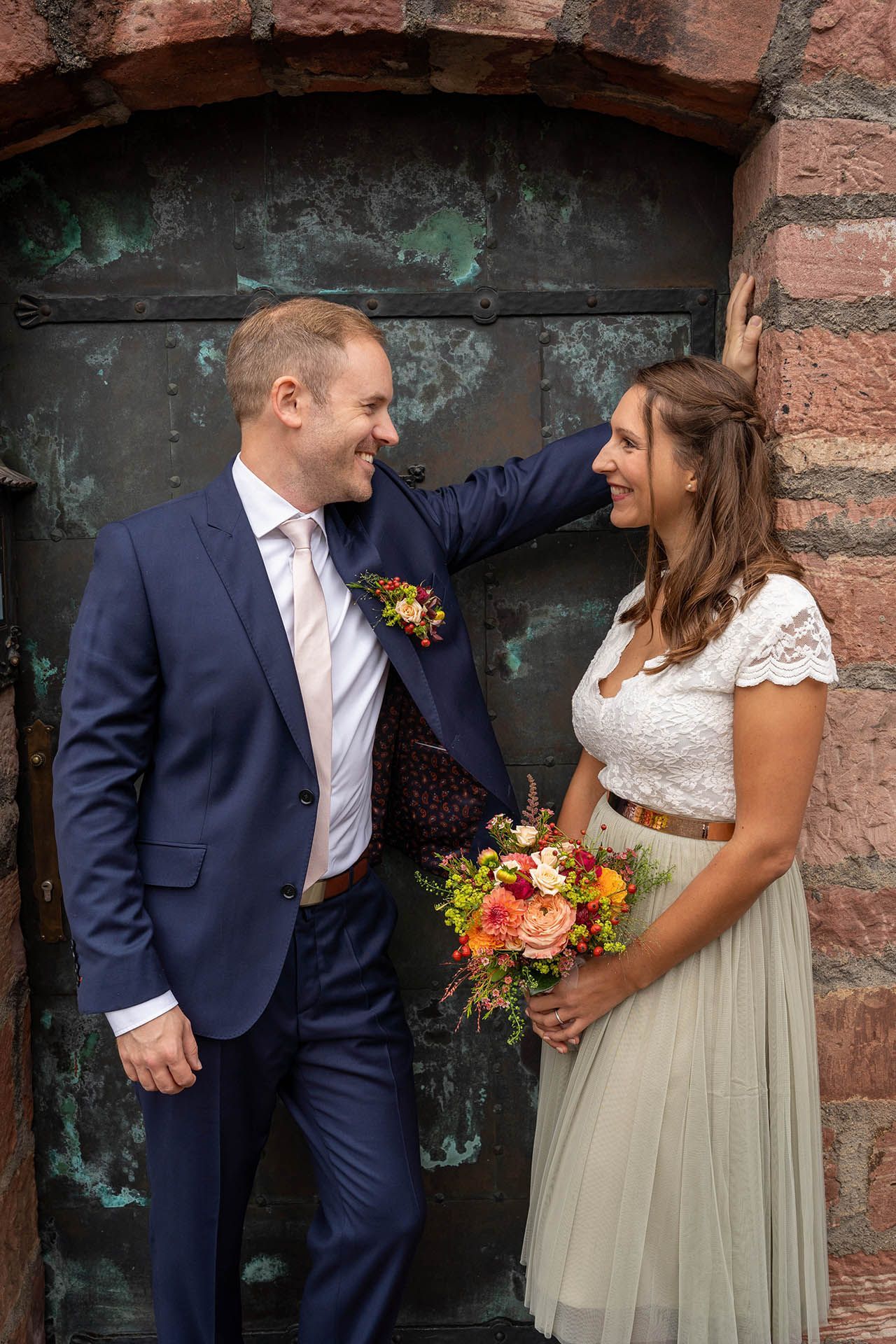 Romantisches Paarshooting des Brautpaares in Eltville