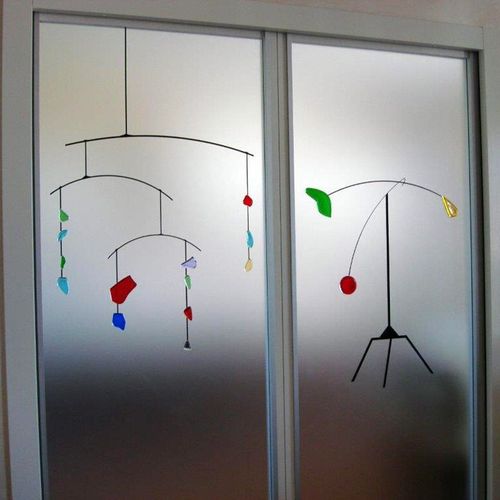 finestra di design con inserti colorati