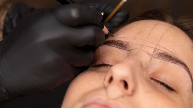 Exploring the Pros and Cons of an Eyebrow Transplant Surgery