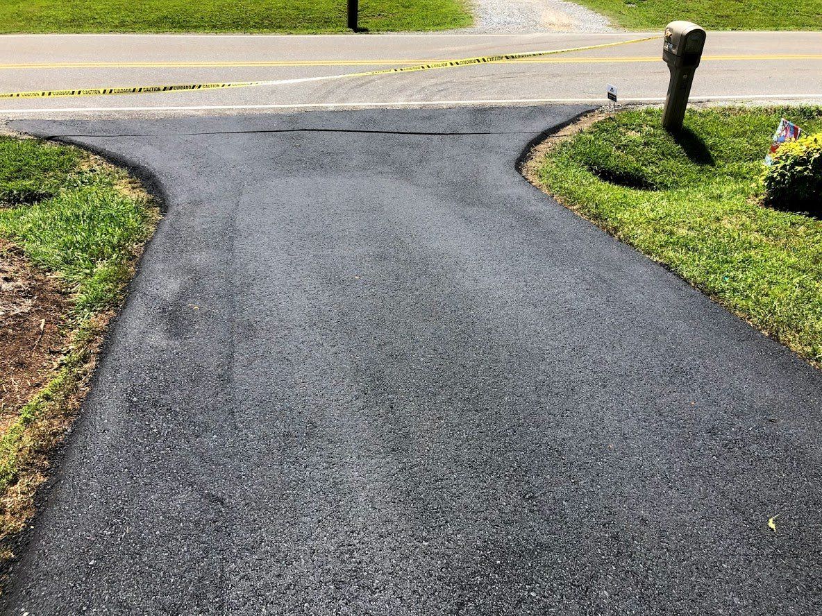 Lynchburg VA | Asphalt Paving, Parking Lot, Sealcoating | Mr. Pave