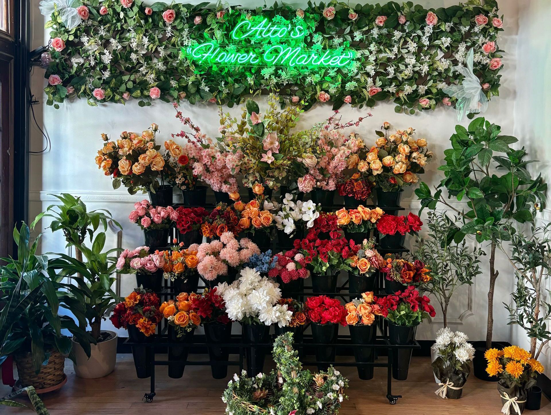 Back Room Alto Floral