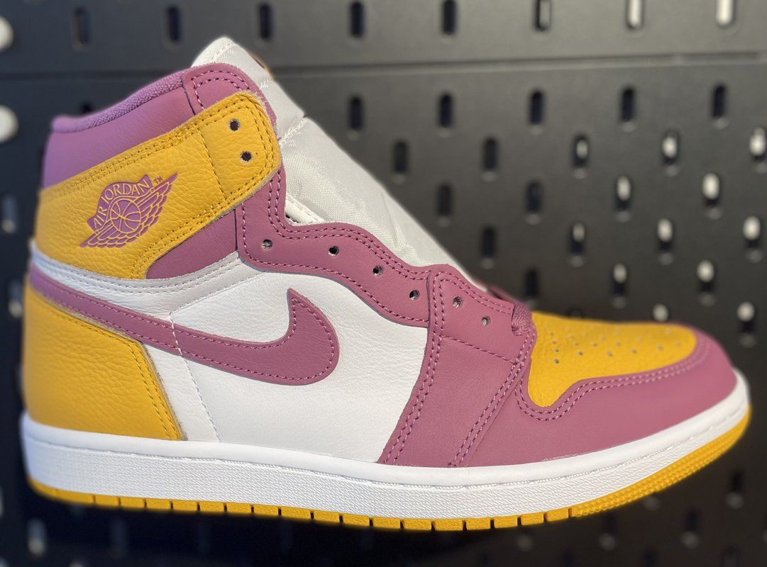 jordan air rosa e gialle