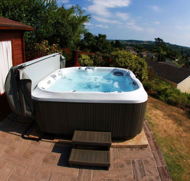 piscina idromassaggio fuori terra