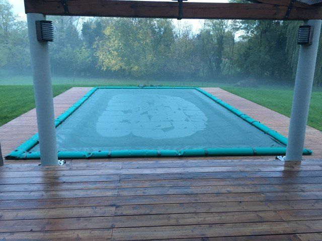 Coperture invernali per piscina in giardino