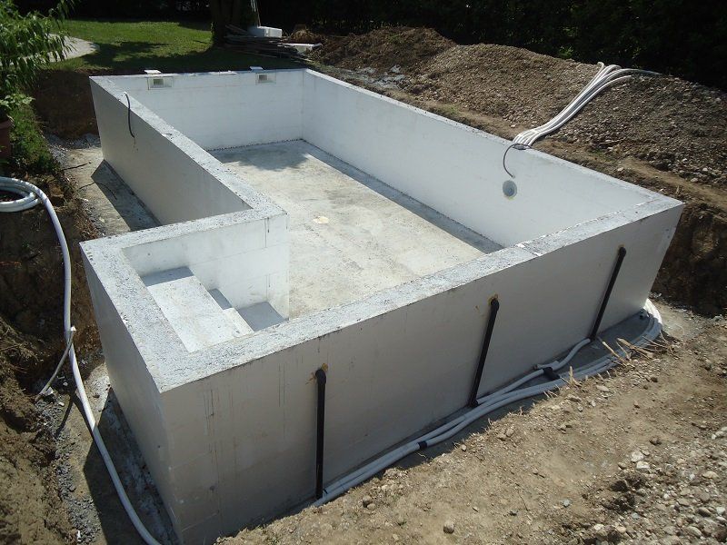 piscina isoblok rivestita piastrelle klinker