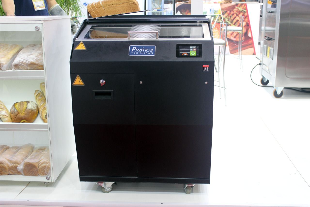 Uma máquina que tem a palavra fênix nela