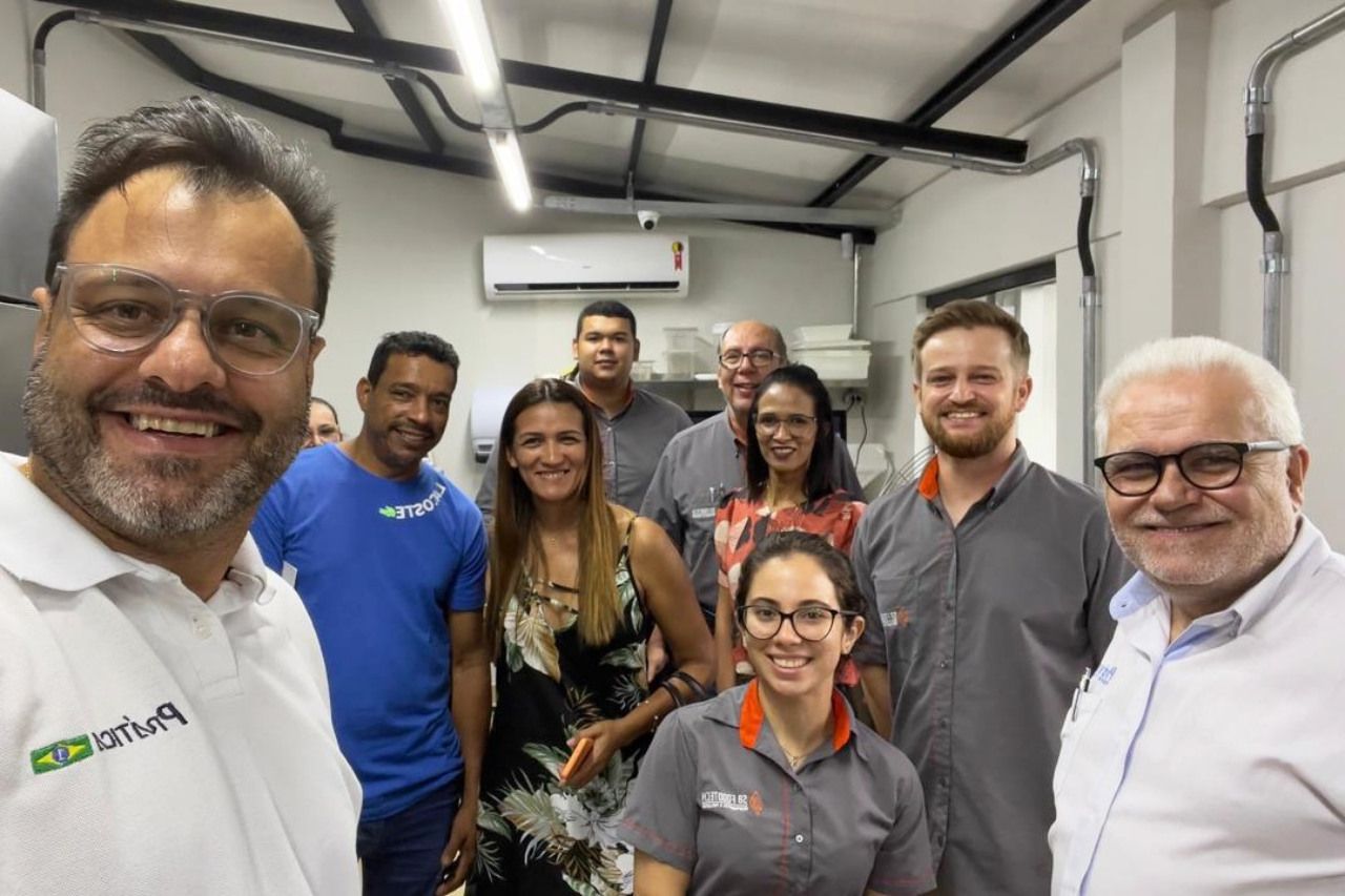 SB Foodtech reúne clientes em café da manhã com demonstrações dos equipamentos Prática