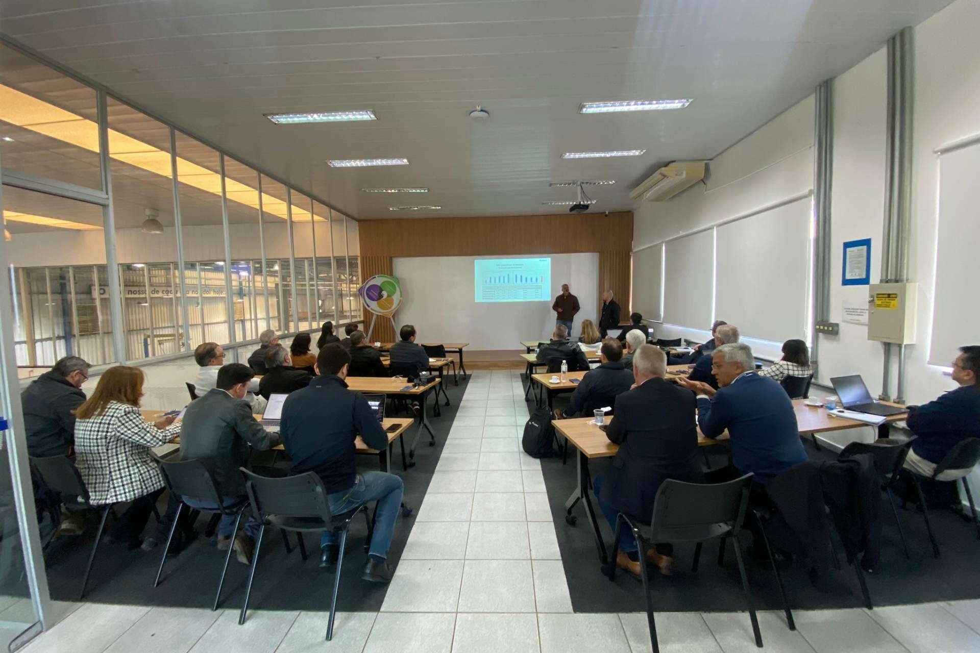 Prática reúne parceiros e equipe interna em evento de atualização e inovação