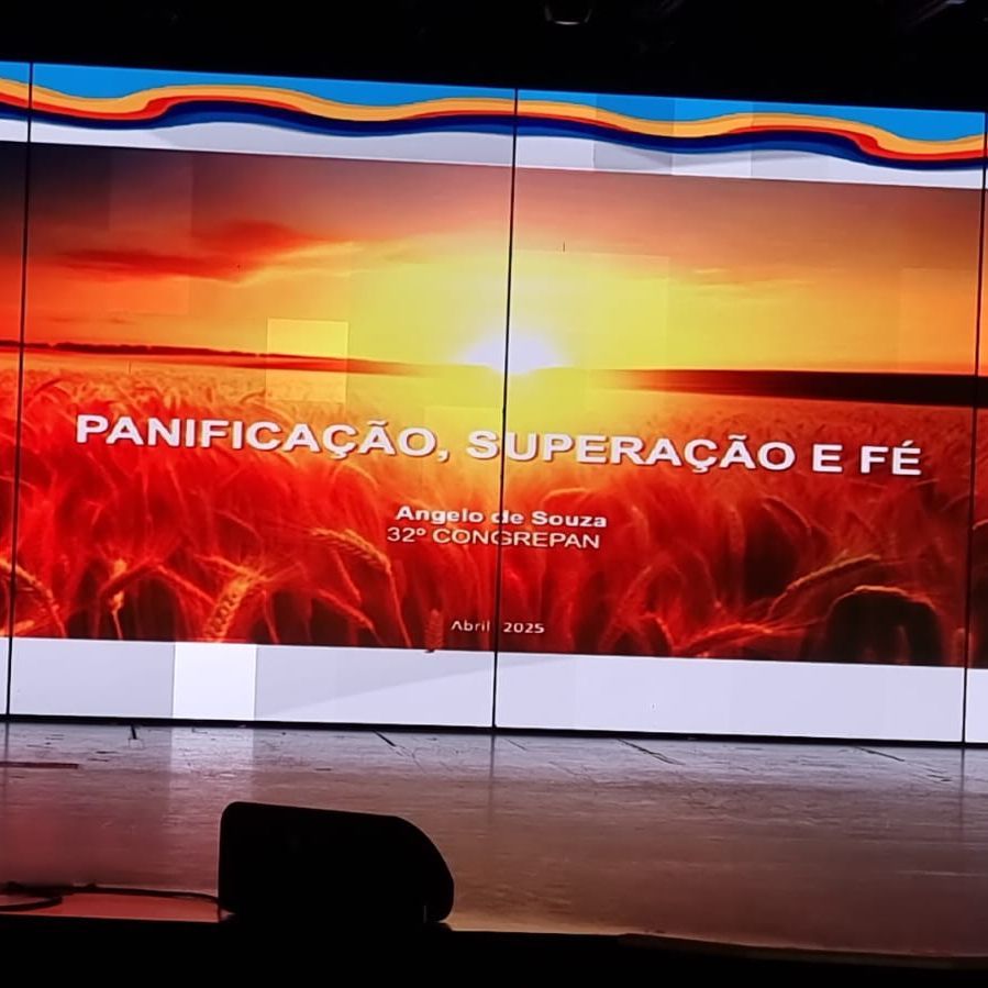 Uma tela grande com as palavras