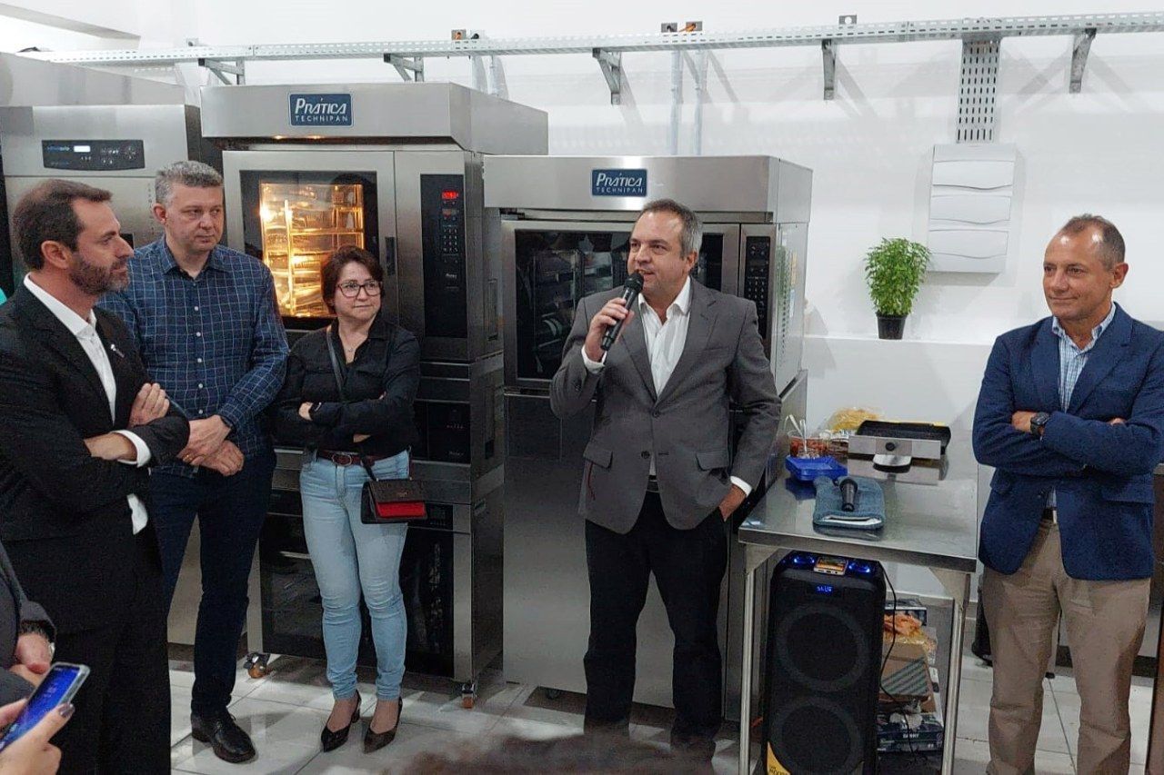 Prática reinaugura sua concessionária em Curitiba