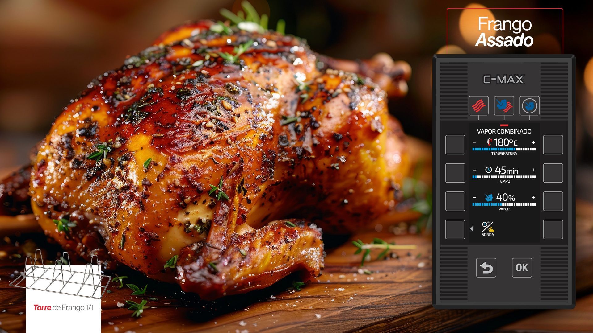 Um close de um frango assado em uma tábua de corte de madeira