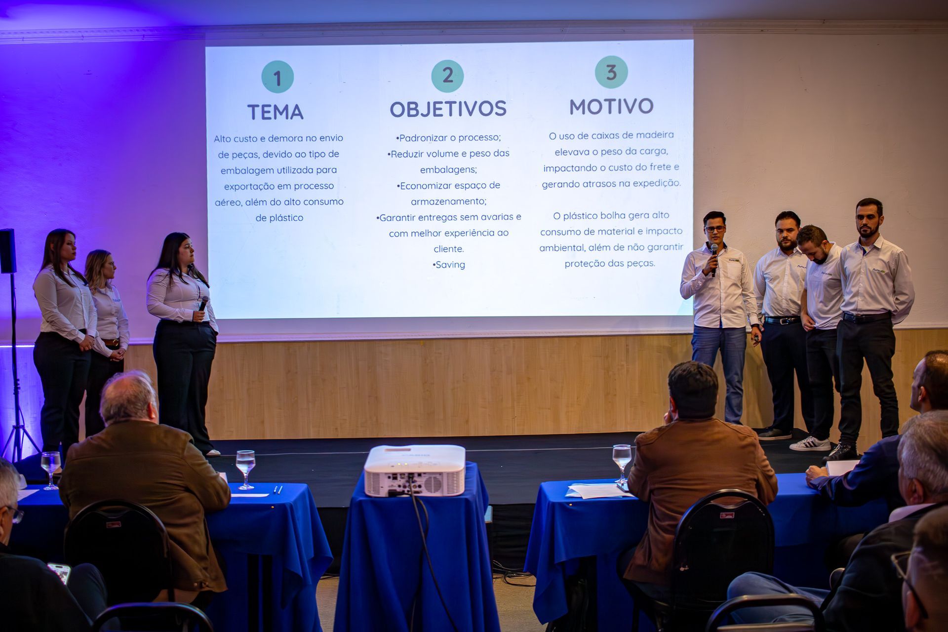 Apresentação com um slide intitulado