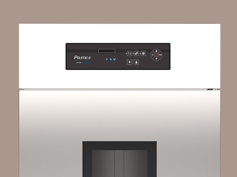 Um forno de micro-ondas branco com uma porta preta e um painel de controle preto.