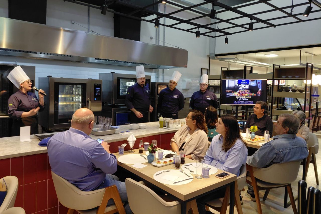 Pr&aacute;tica recebe consultores do FCSI em S&atilde;o Paulo