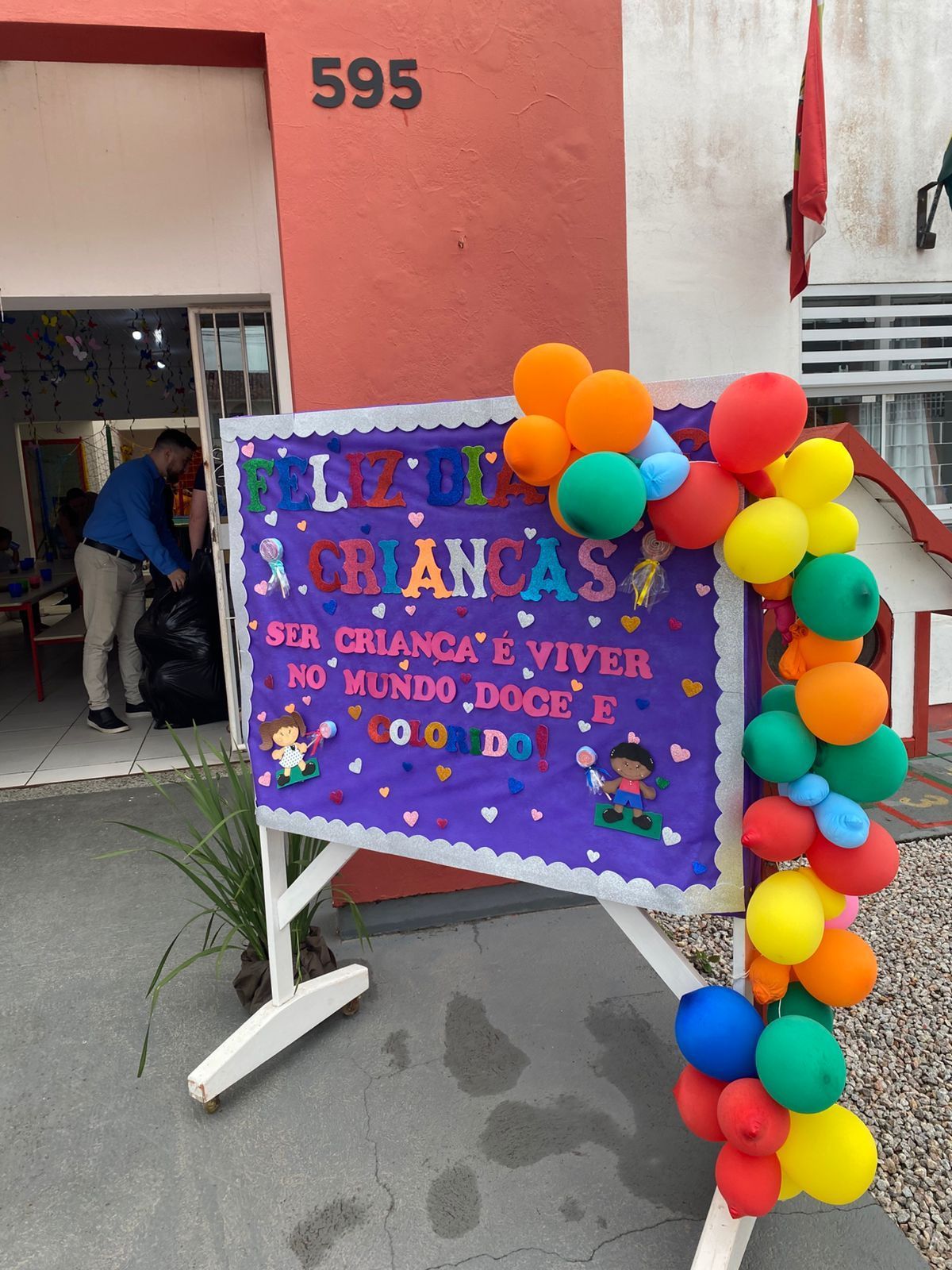 Placa com os dizeres 