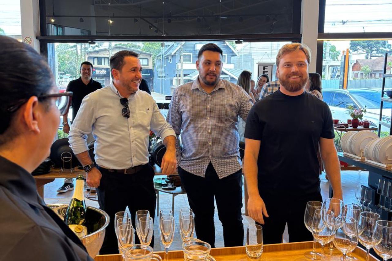 Prática participa da inauguração da nova Mundo Porto em Gramado