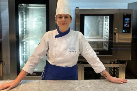 Chef Renata Sveidic da Prática na Filial de São Paulo em Pinheiros.