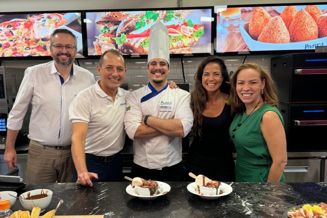 Visita da Diretora Executiva da ABF &agrave; Pr&aacute;tica refor&ccedil;a la&ccedil;os com o setor de franquias