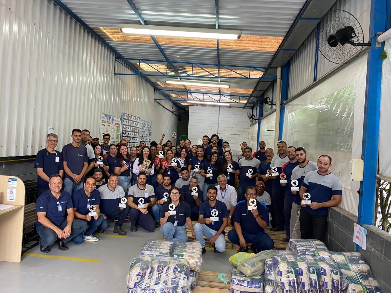 Gincana da Solidariedade 2023: colaboradores Pr&aacute;tica arrecadam 5800 quilos de alimentos