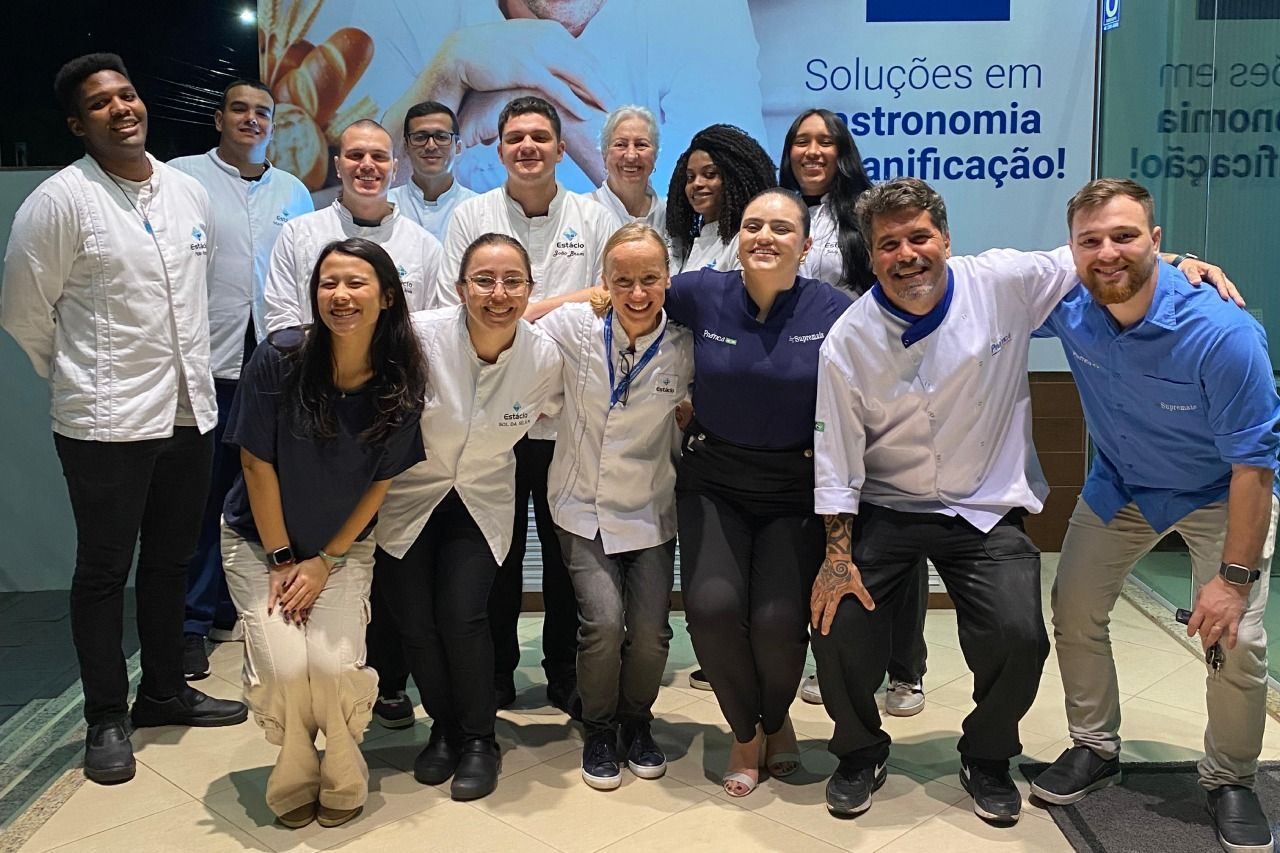 Alunos da Est&aacute;cio visitam a Pr&aacute;tica Florian&oacute;polis