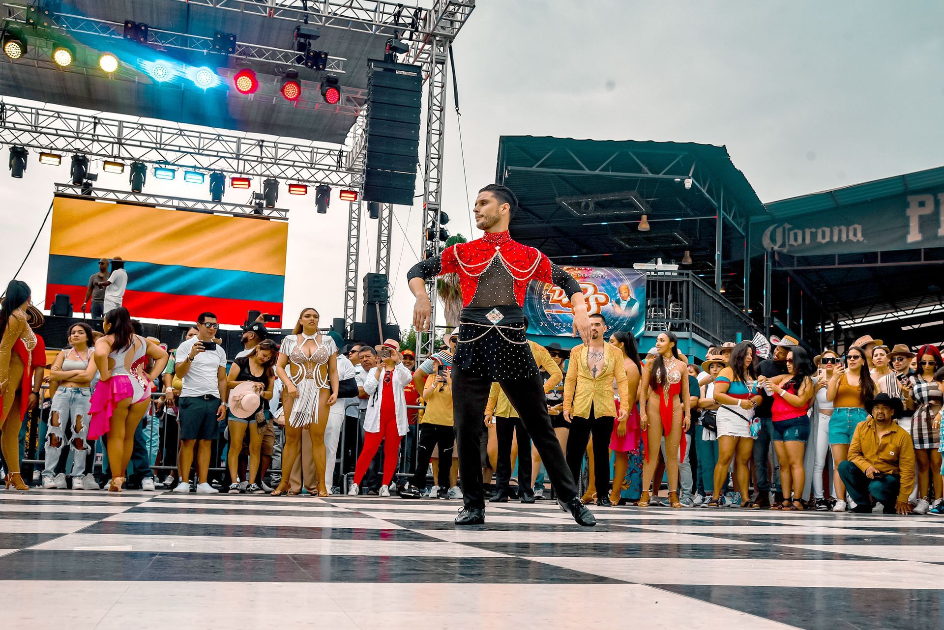 STAGES | Festival Colombiano | Entertainment