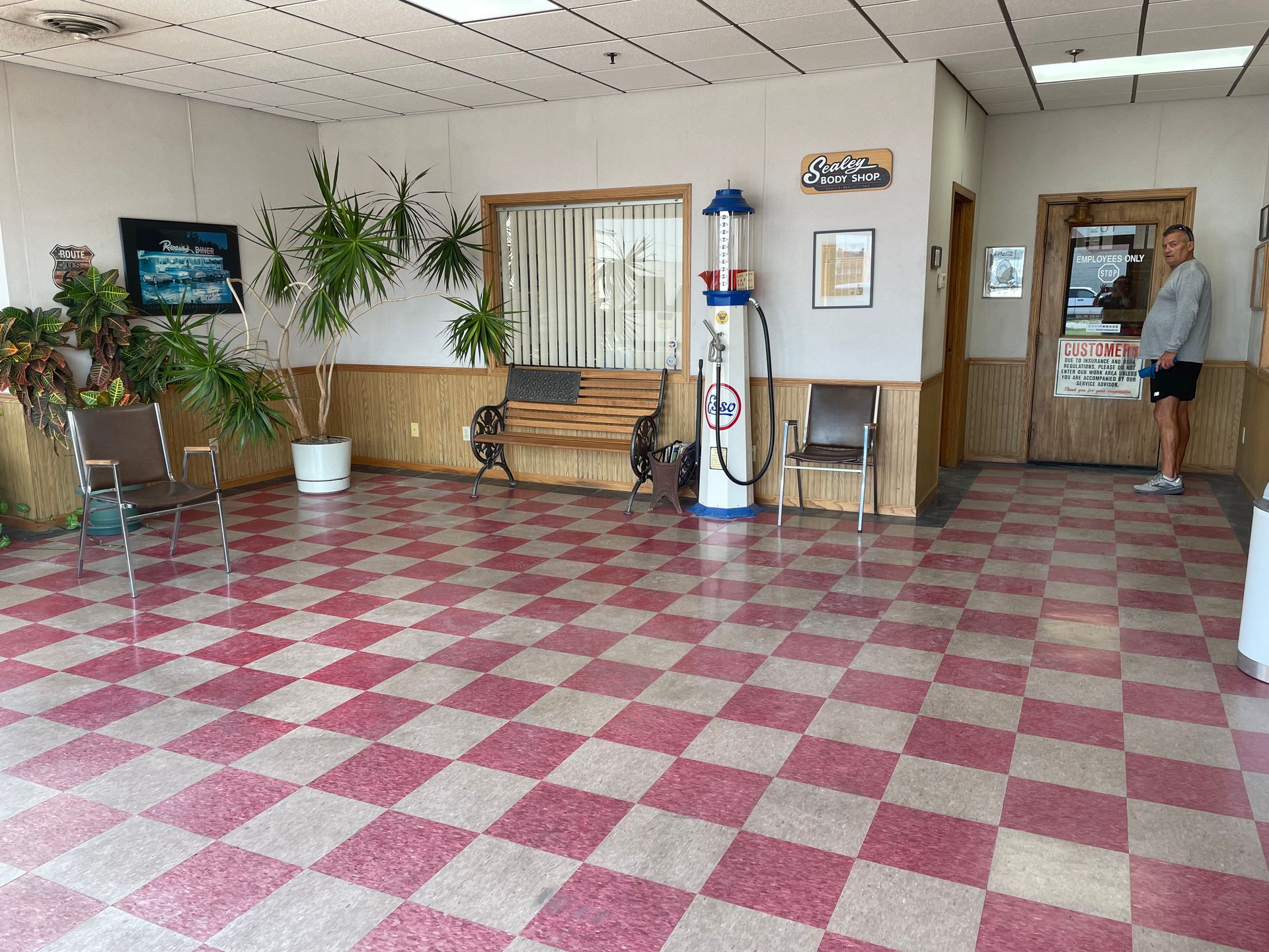 Office Lobby - NE, United States - Sealey Body Shop