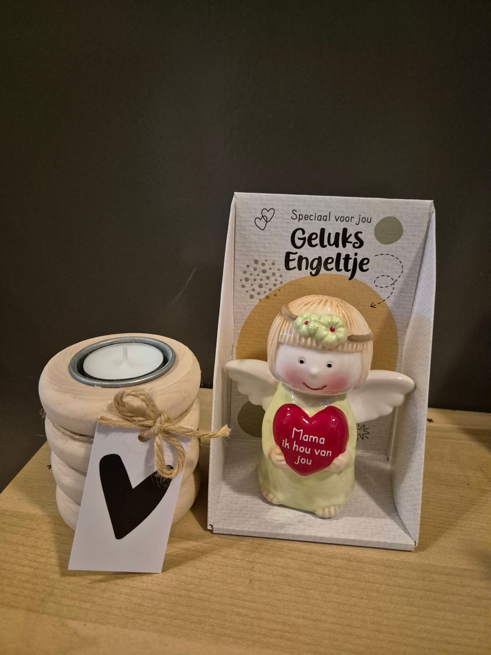 bescherm of geluks engel met kaarsje