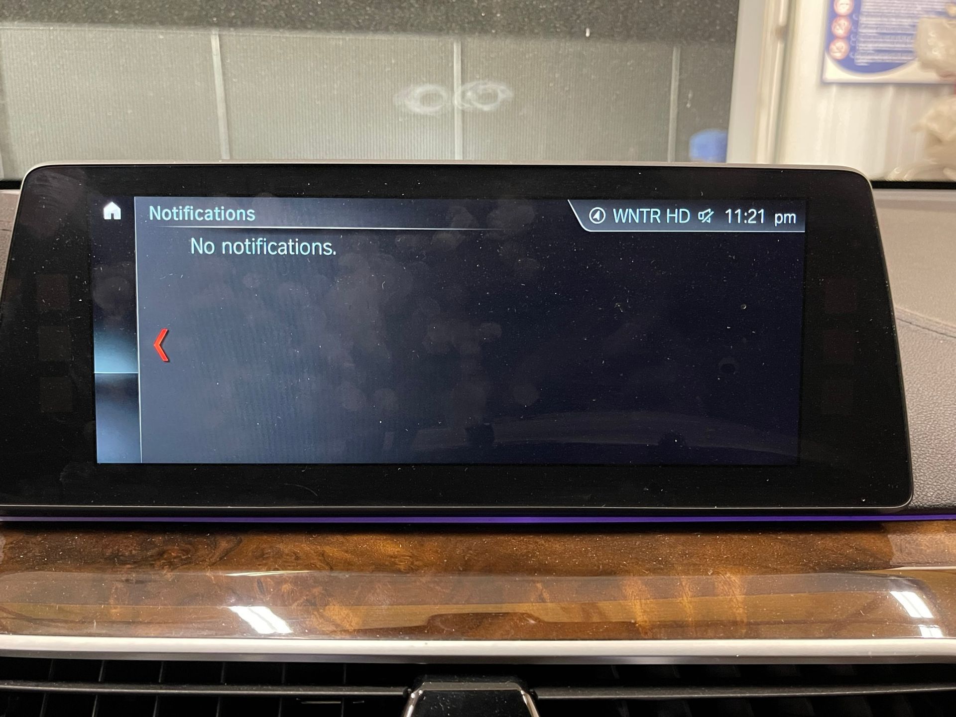 A car dashboard with a notification that says no notifications