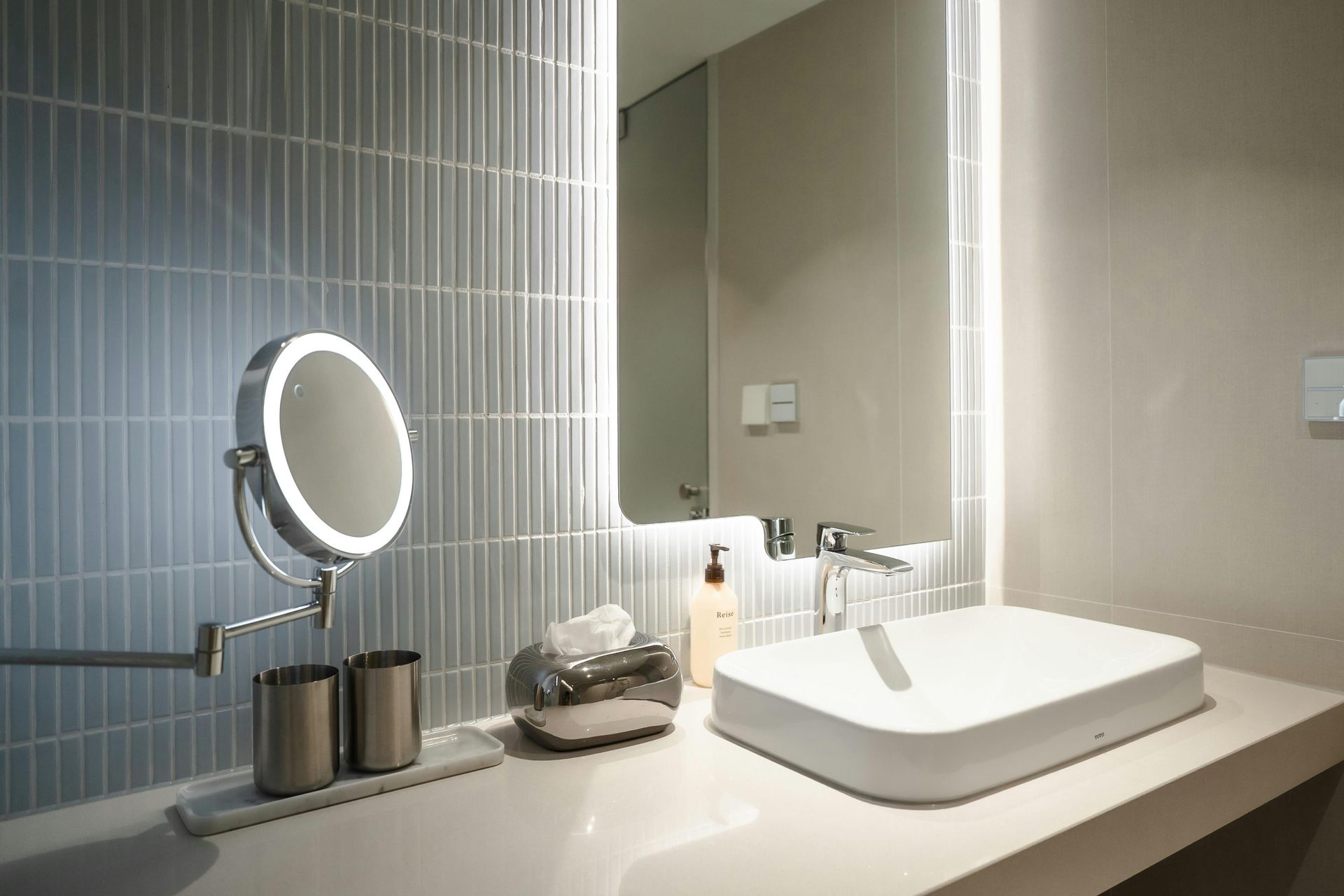 Meuble-lavabo moderne 