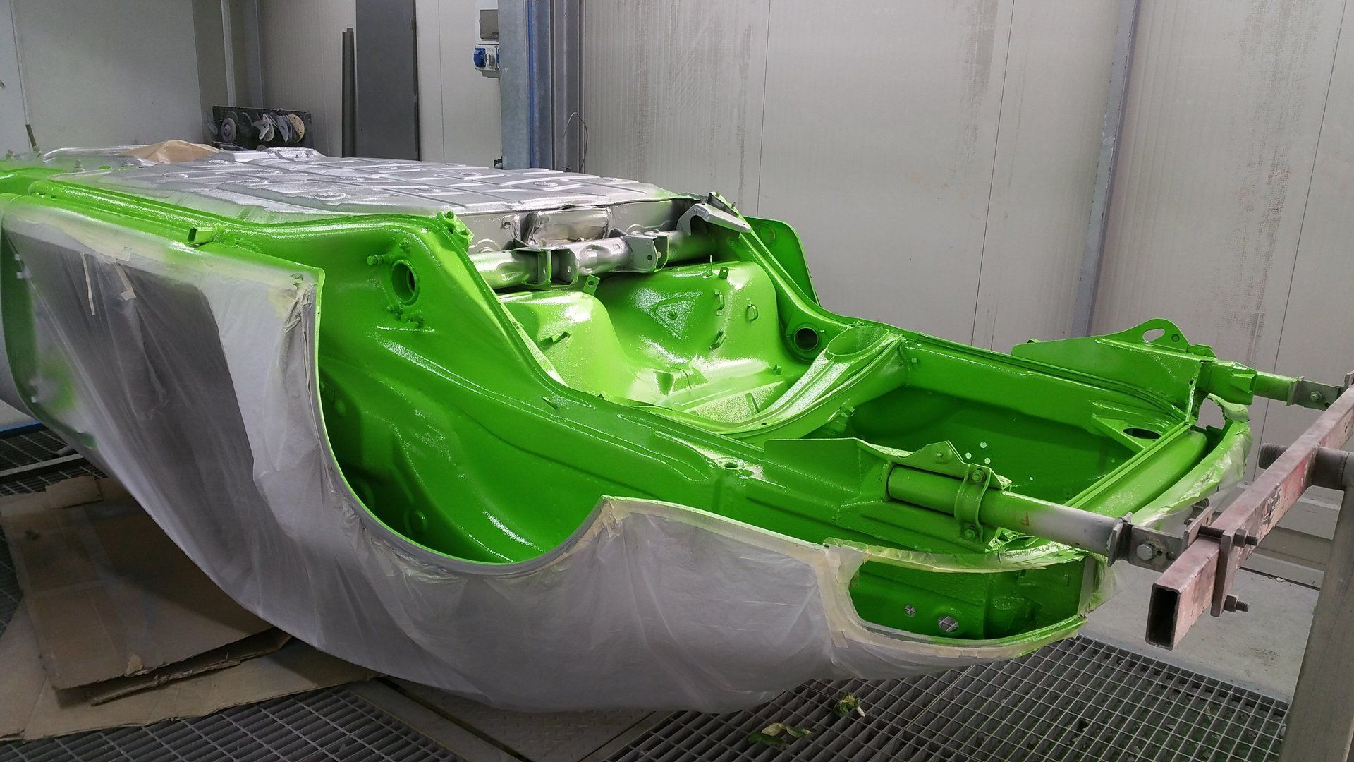 restauro porsche carrera durante il restauro 4