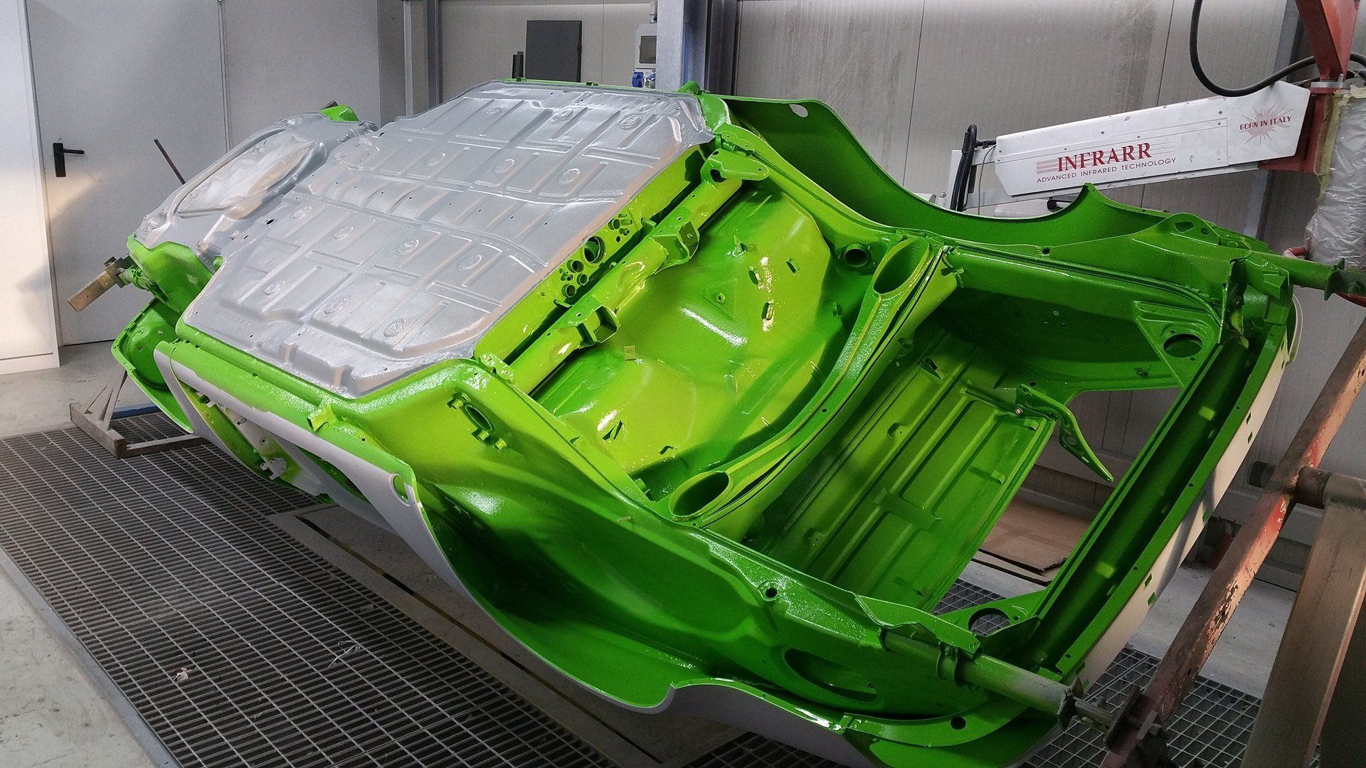 restauro porsche carrera durante il restauro 5