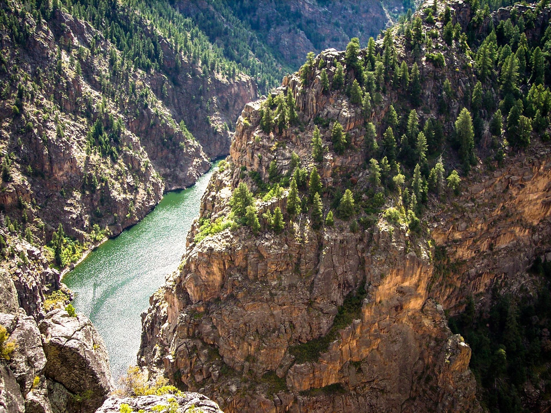 river-flowing-through-black-canyon