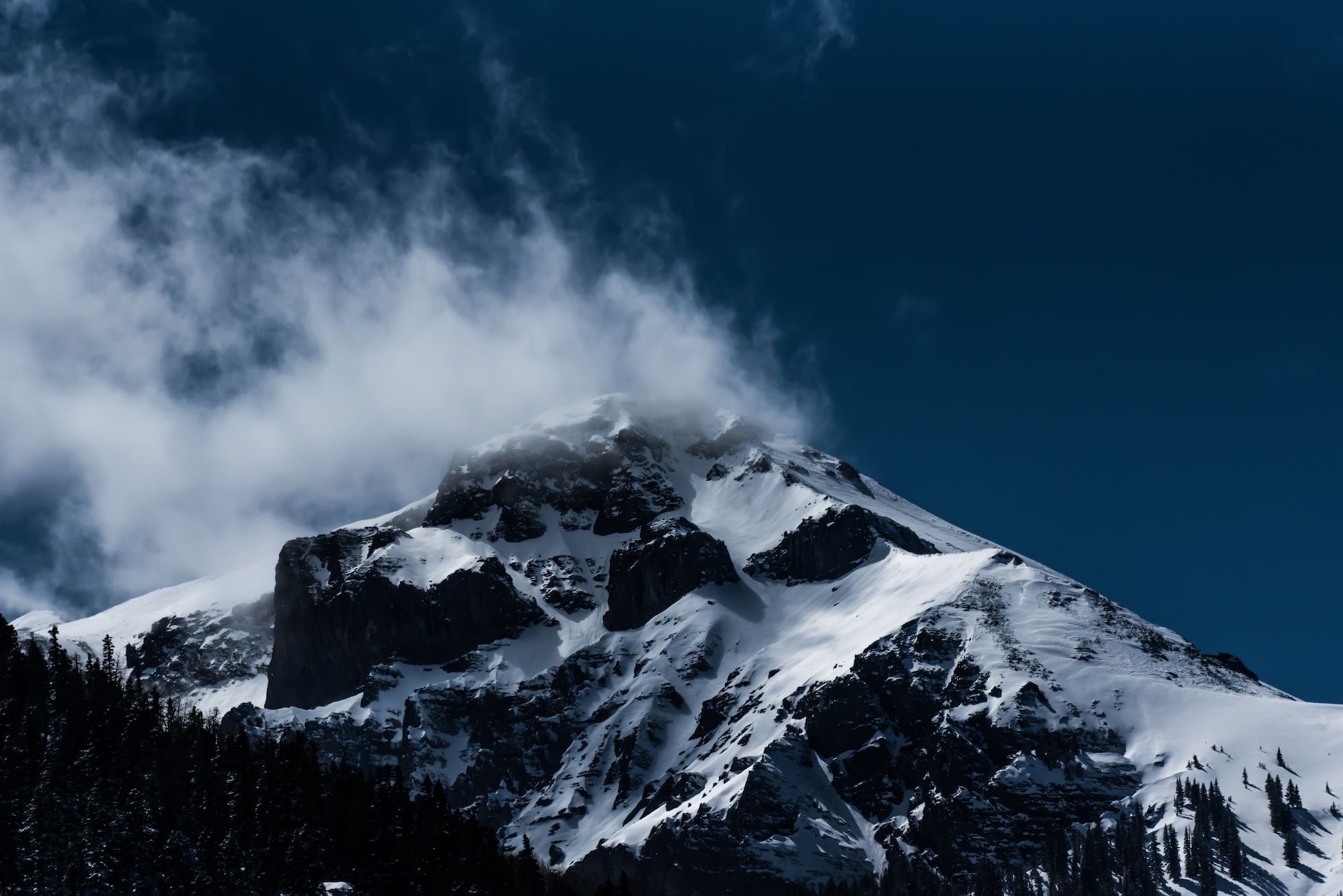 ouray-snowy-mountain-peaks