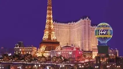 Mobile Detailing-the eiffel tower is lit up at night in las vegas