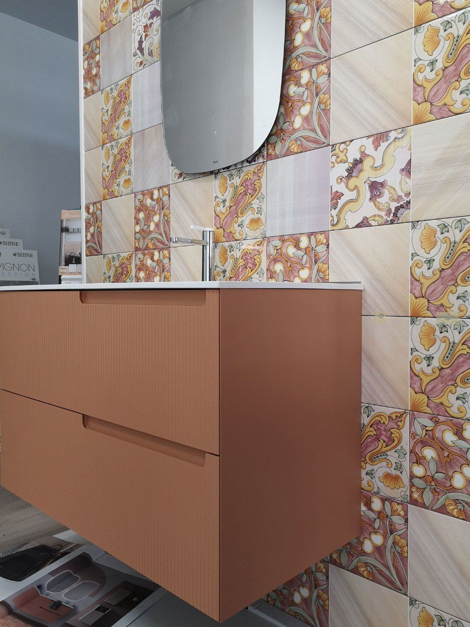 mobile bagno sospeso