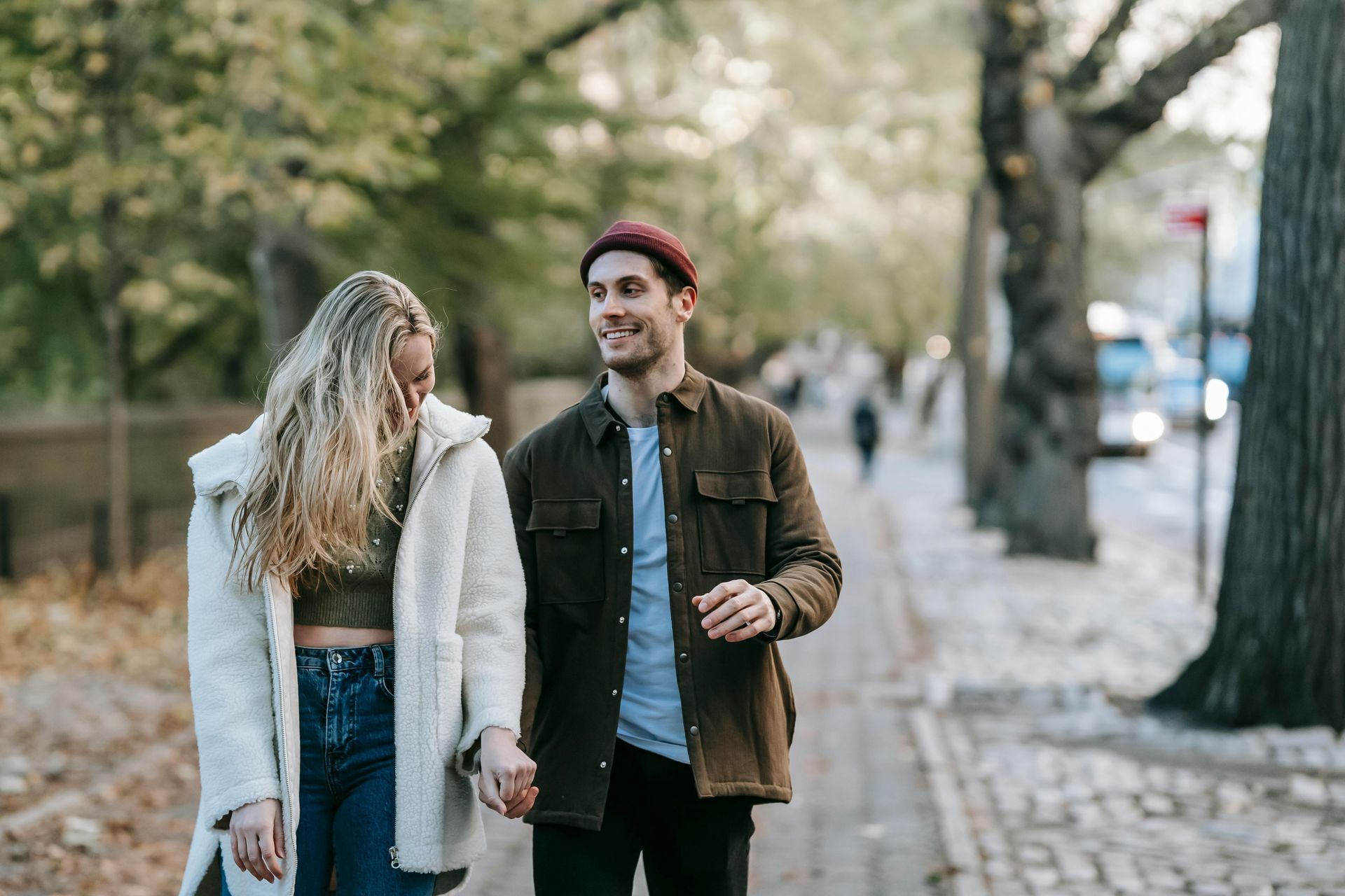 couple walking new york city